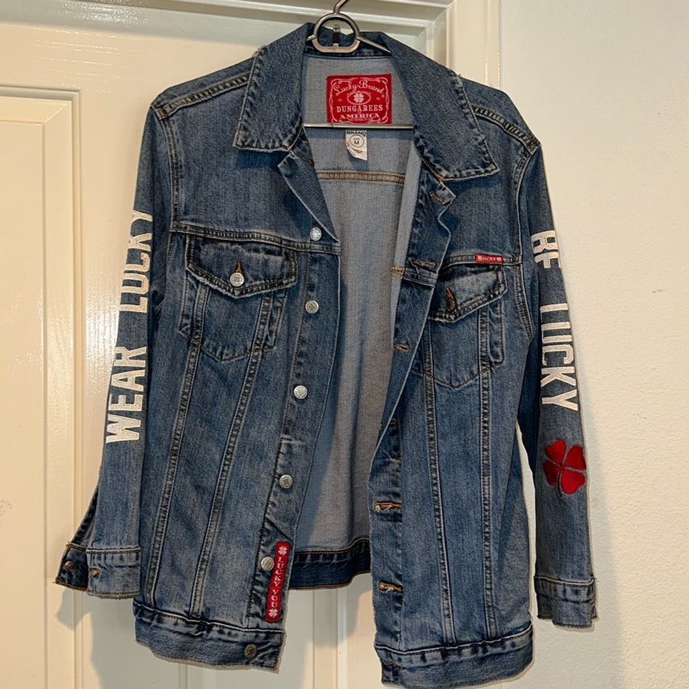 LUCKY BRAND denim jacket with appliquéd sleeves